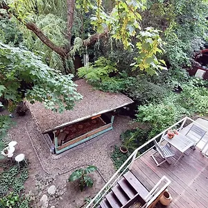  Hostel Shantee House